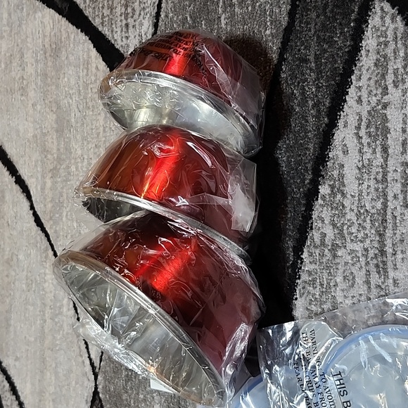 3-PIECE STAINLESS STEEL METALLIC RED NESTING BOWLS W/ LIDS NWOT - Picture 2 of 13